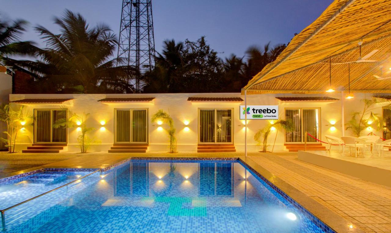 Treebo Code Red Hotel Morjim Exterior photo